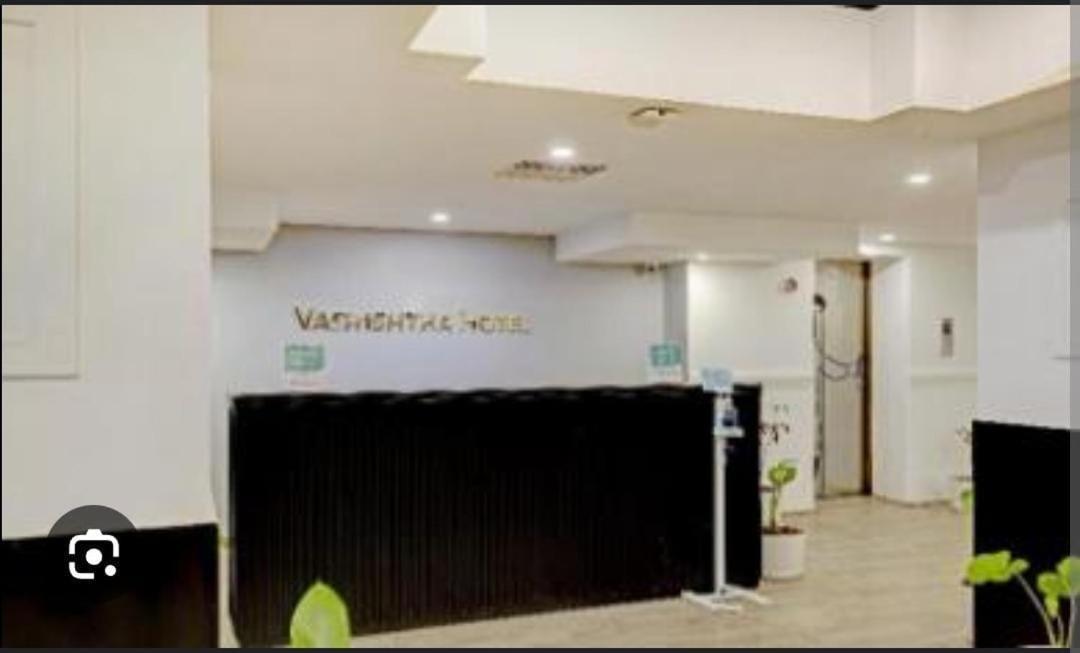 Blossom Rooms Hotel Vashishtha - Free Lunch Or Dinner- Free Breakfast Haidarábád Kültér fotó