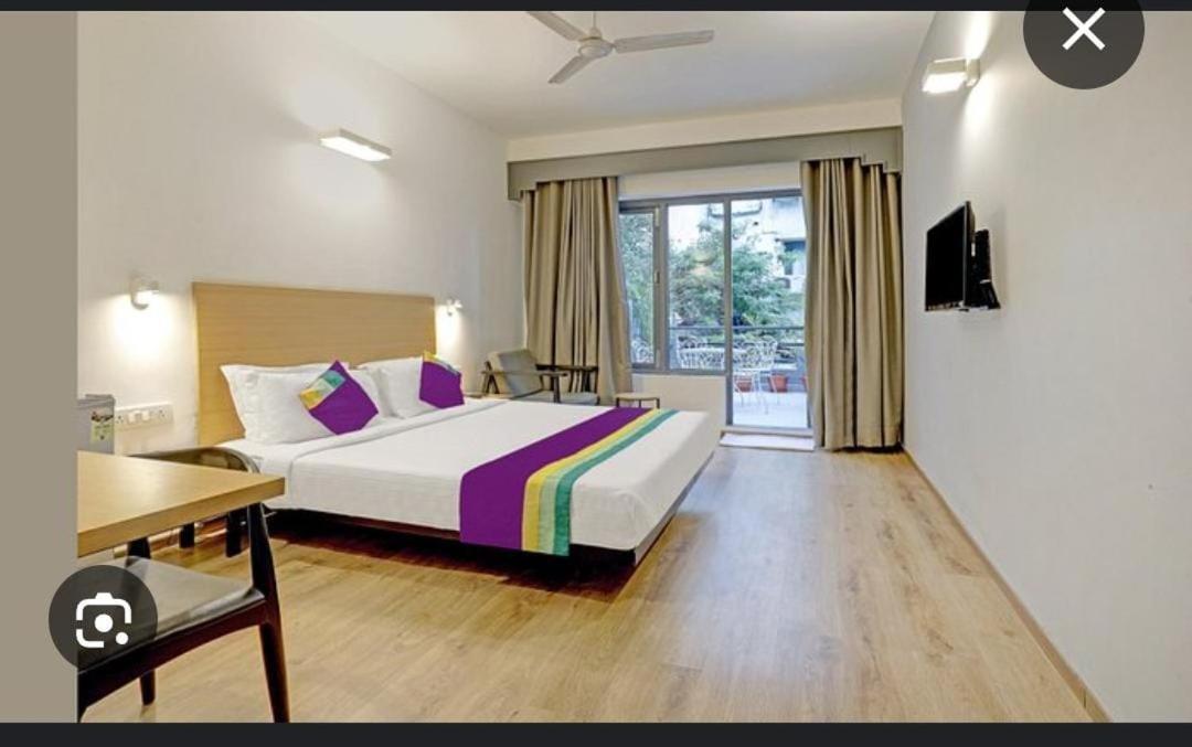 Blossom Rooms Hotel Vashishtha - Free Lunch Or Dinner- Free Breakfast Haidarábád Kültér fotó