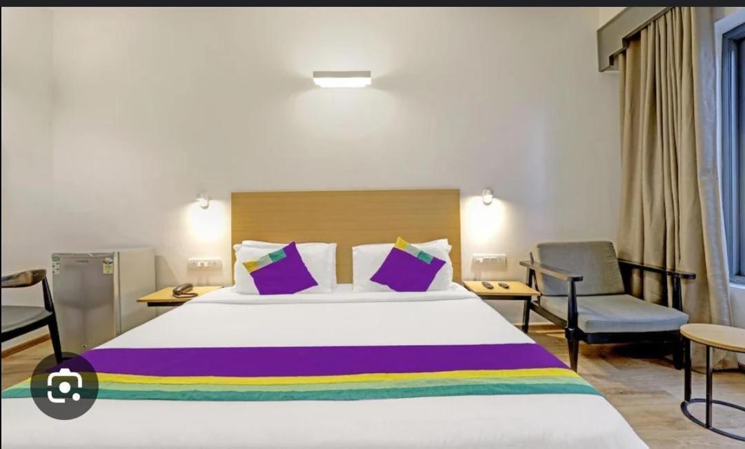 Blossom Rooms Hotel Vashishtha - Free Lunch Or Dinner- Free Breakfast Haidarábád Kültér fotó